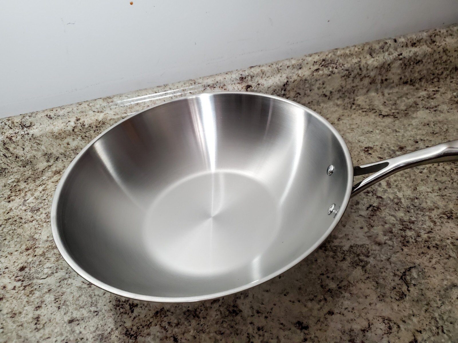 Tupperware Culinary Collection Chef Series 4.5 QT Wok NEW Tupperware Culinary Collection Chef Series 4.5 QT Wok NEW