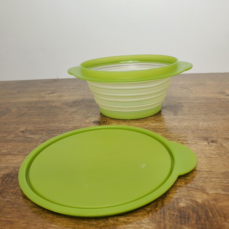 Tupperware Colapsable Tupperware Flat Out Collapsible Bowl #5452 3 Cup 700ml Lime Green W ...