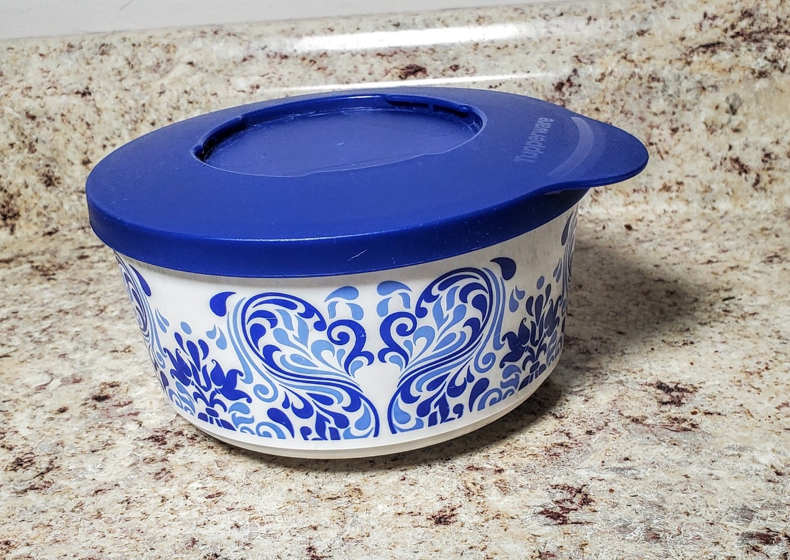 Tupperware Talavera Design Bowl and Seal Blue & White 7712 