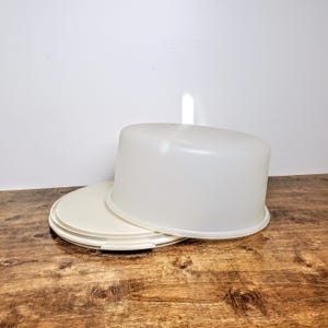 Vintage Tupperware Cake Carrier Pie Taker Storage Container #1257