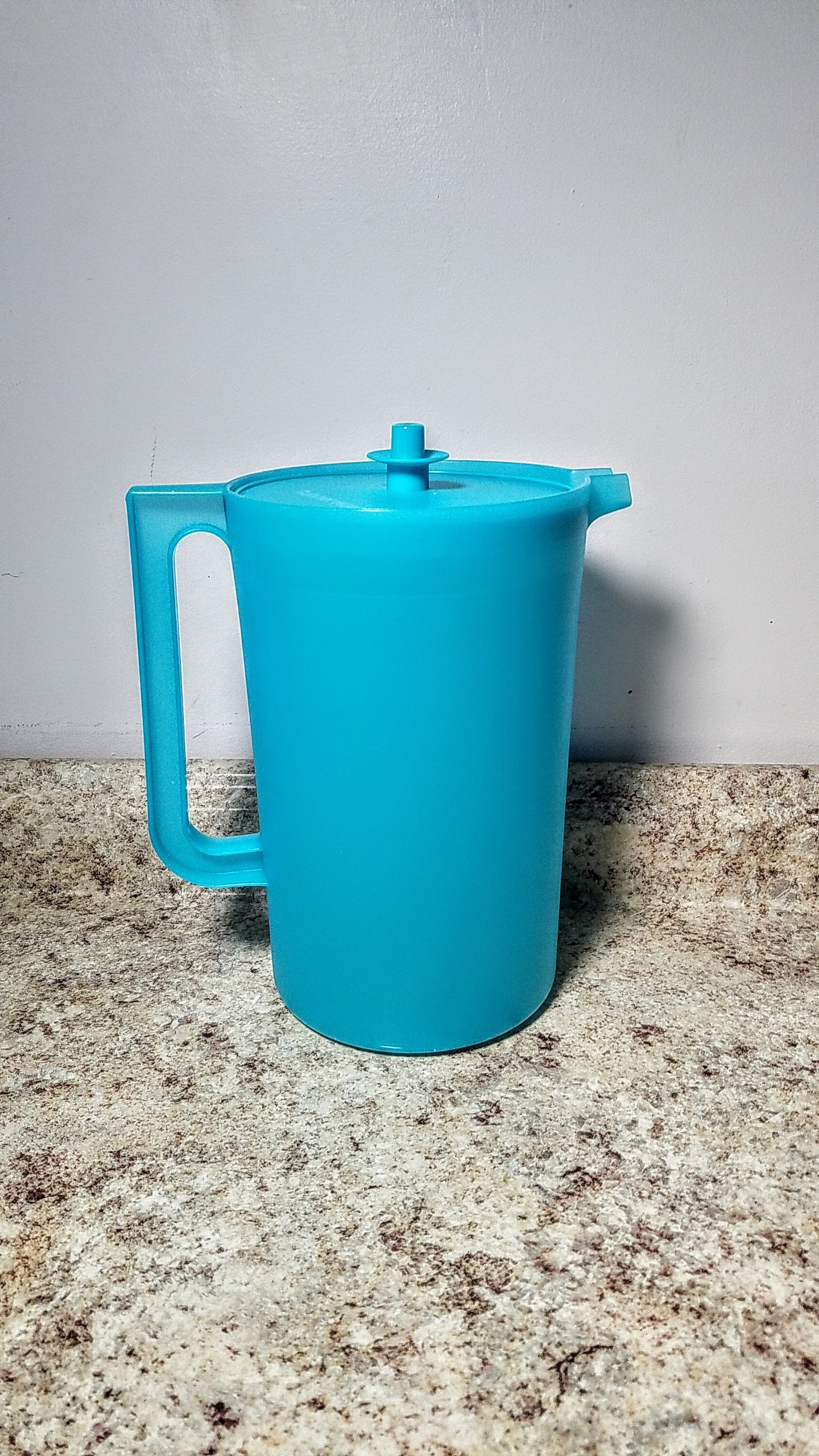 Tupperware 2 Quart Pitcher in Spa Blue with Push Button Seal New