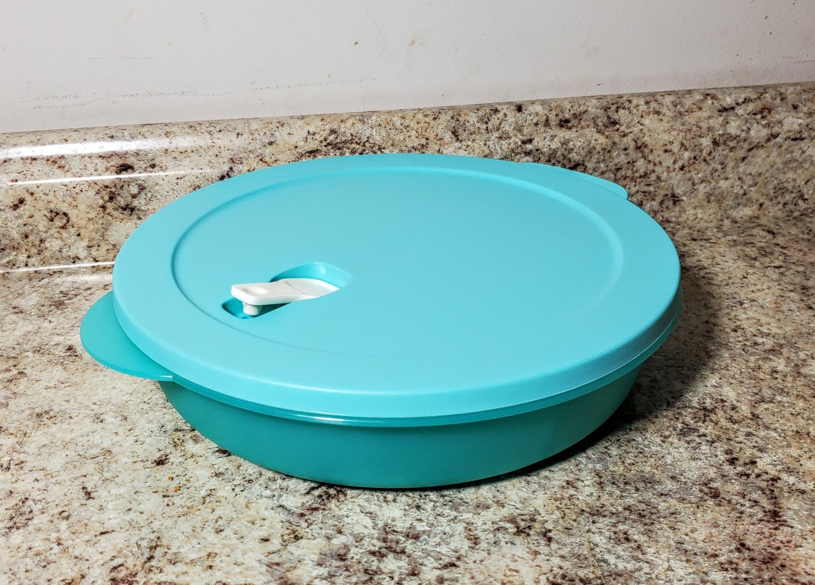 Tupperware CRYSTALWAVE® PLUS DIVIDED DISH – ezmarketim