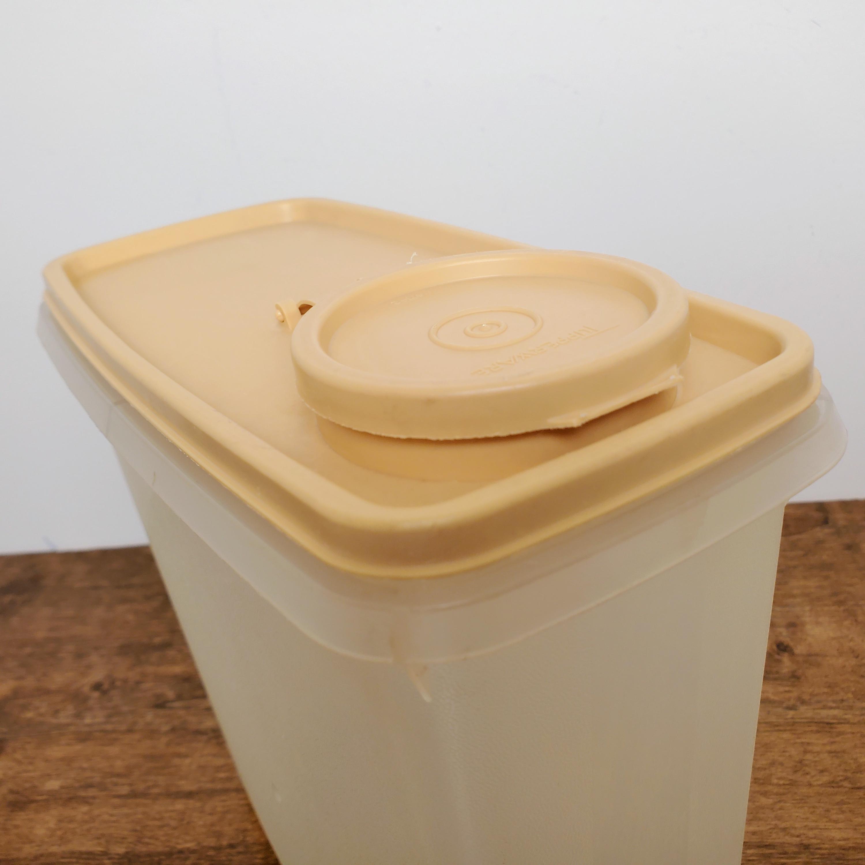 Vintage Tupperware Pour-n-stor Medium Cereal Keeper #469 Gold Lid