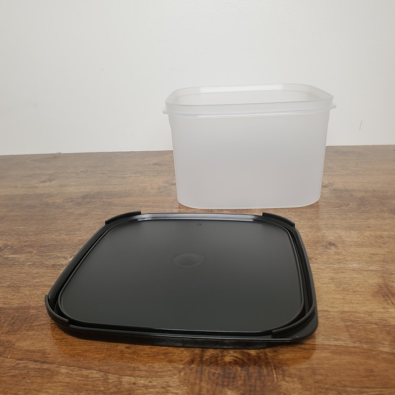 Tupperware Modular Mates Square #2 Container with Black Seal Lid - Thumbnail 5