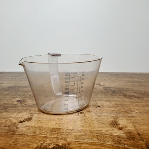 16 oz. reusable plastic cups 16 oz Reusable Plastic Party Cup main image 0
