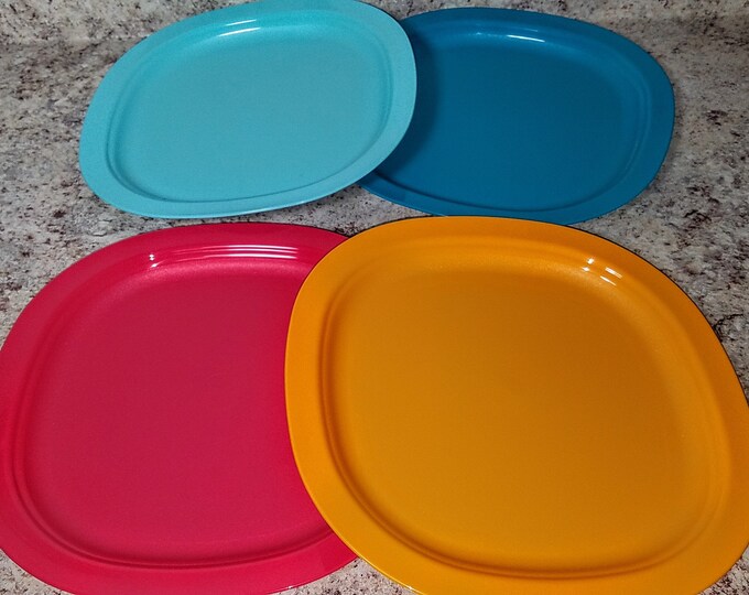 Tupperware Microwave Reheatable Dinner / Luncheon Plates 3398 Etsy