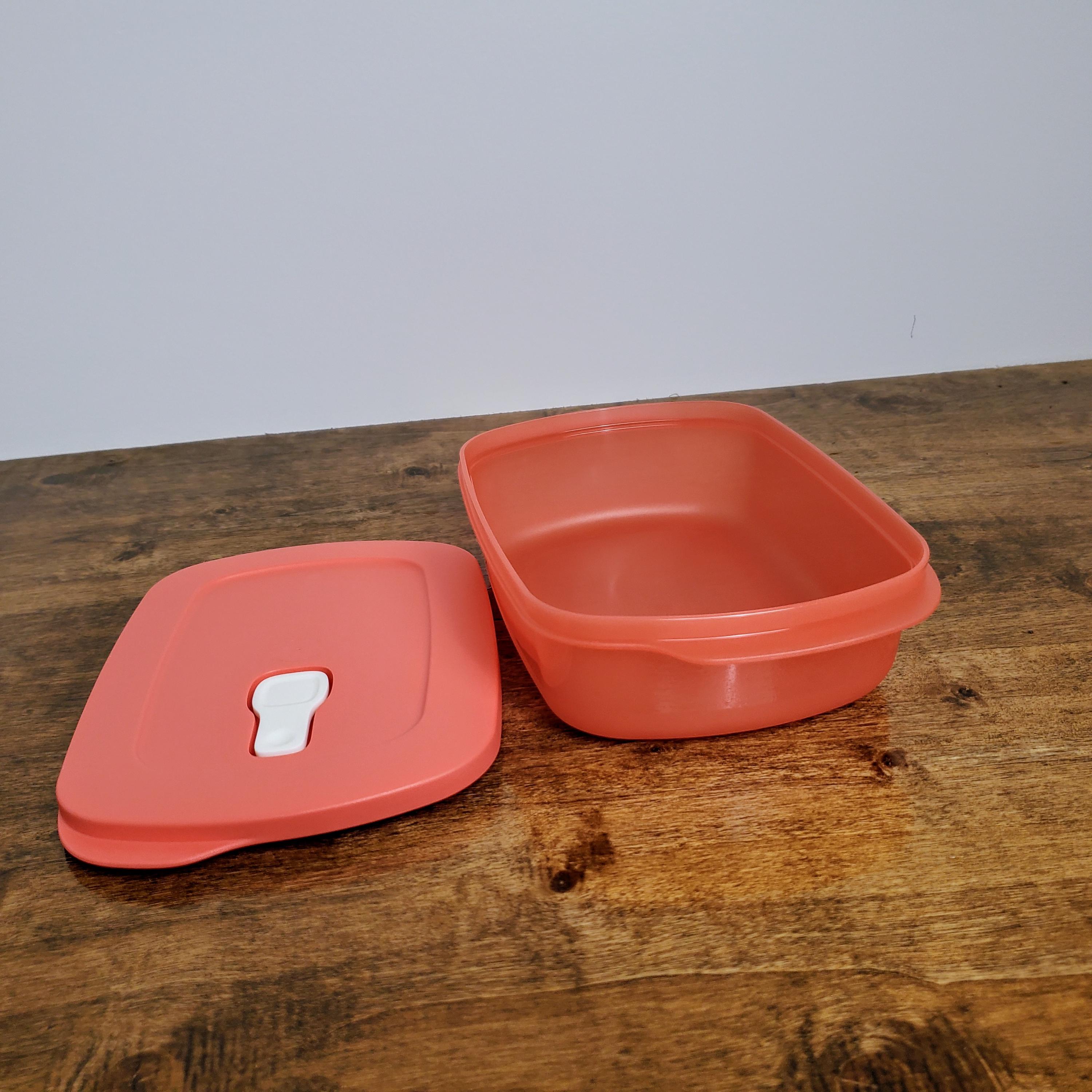 TUPPERWARE CRYSTALWAVE Plus With Stain Guard 4-cup