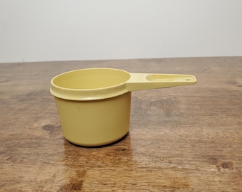 Vintage Yellow Tupperware 2/3 Cup Measuring Cup Retro Kitchenware #763