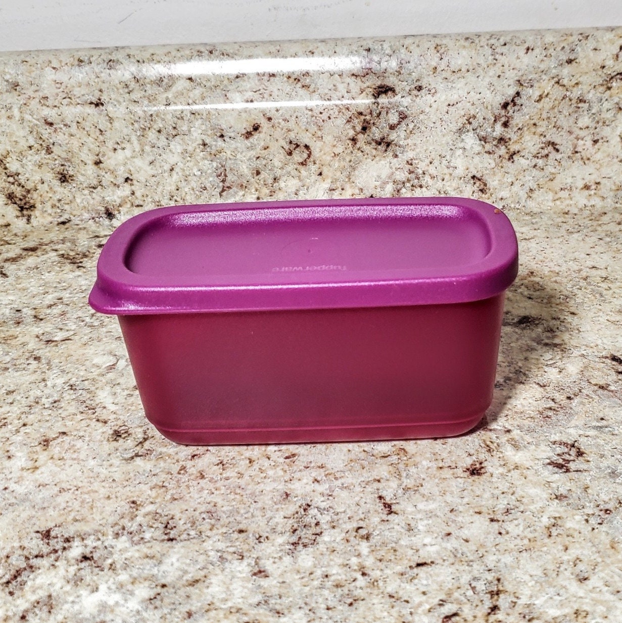 Tupperware Snack N Stor Square Container With Pink Lid 5352B / 