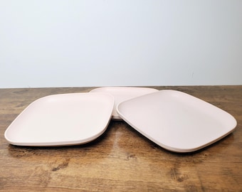 Vintage Tupperware #1534 Square Plates Set of 3 Beige 8" Retro Picnic