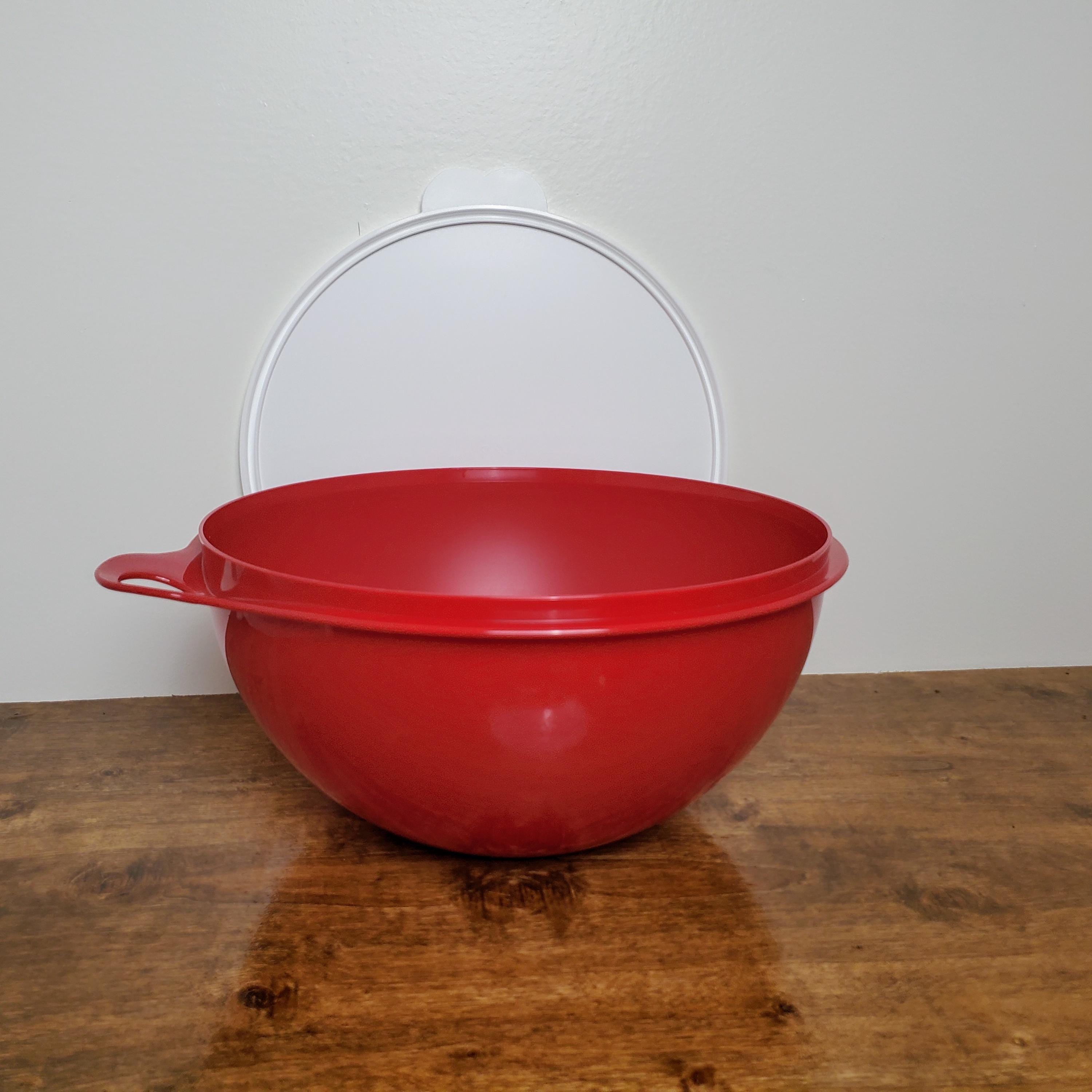 Tupperware 32 Cup Thatsa Bowl Red With White Lid #2539 Large 7.8L