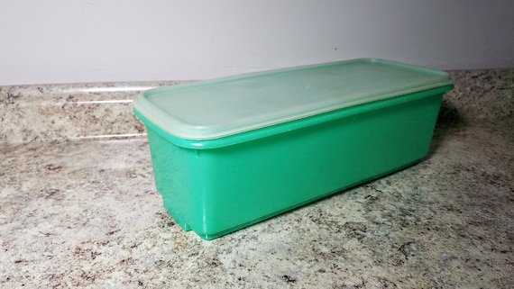 Jadeitte Vintage Tupperware CELERY KEEPER Storage Container