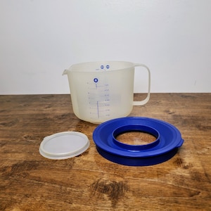 Vintage Tupperware 1629 Mix N Store 8 Cup Mixing & Measuring Bowl – Blue