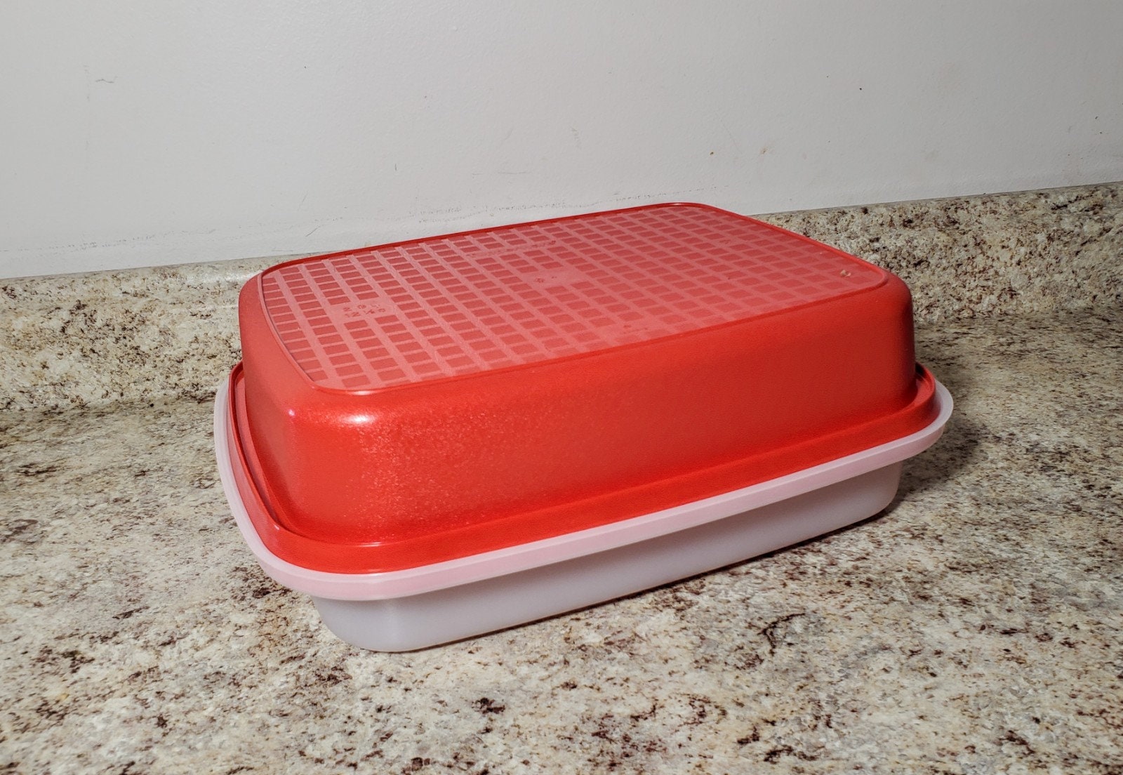 Tupperware Large Season Serve Veggie Meat Marinade Container Red Sheer NEW  