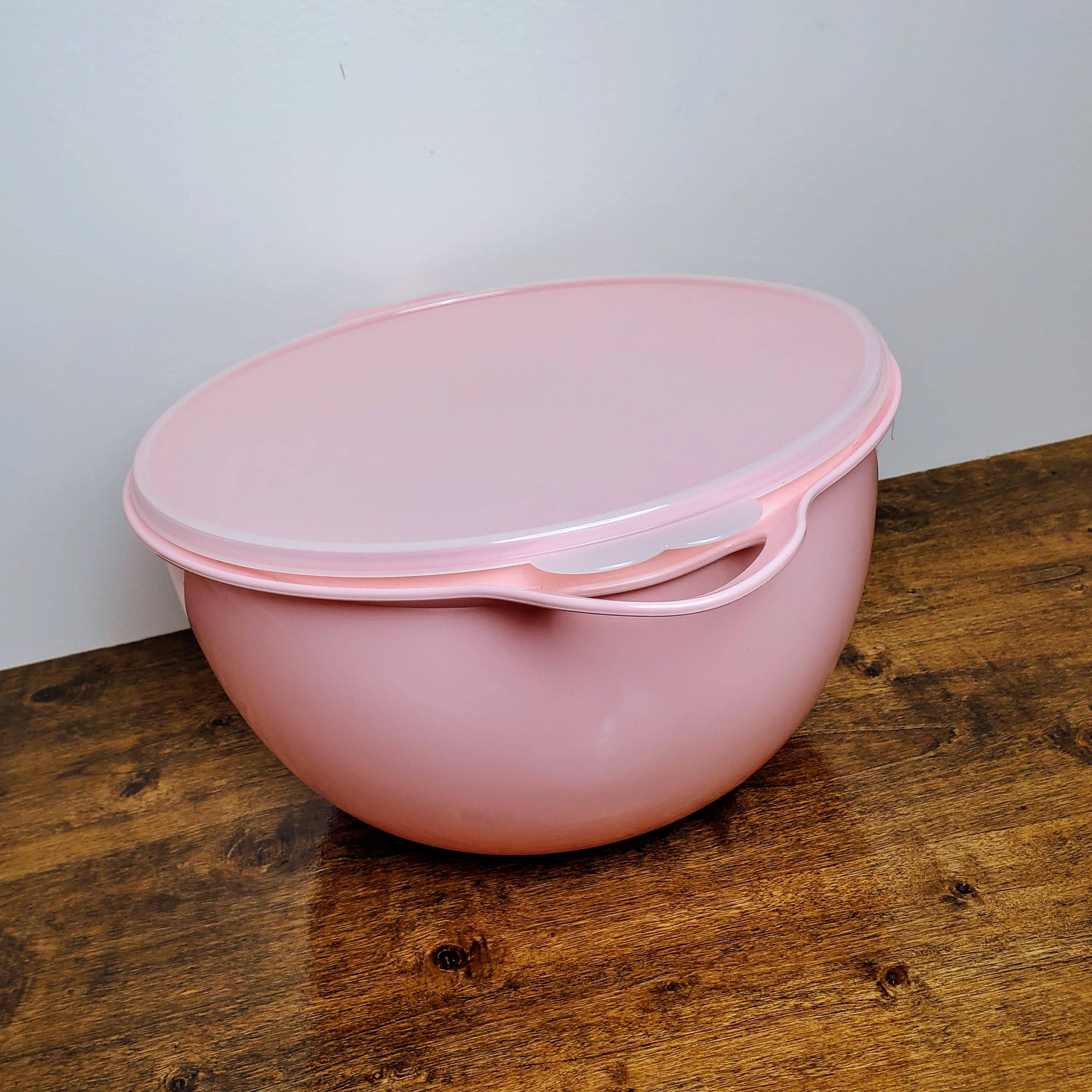 Tupperware Thatsa Bowl 5377 Mega Fix N Mix 42 Cup Pink With White