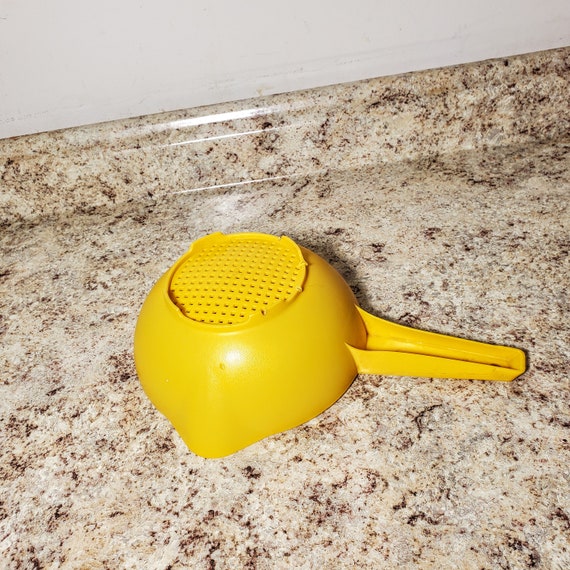 Vintage Tupperware Yellow 1 Quart Colander Strainer Handle 1200next Day Shipping Etsy UK