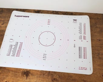 Tupperware® Non-Slip Pastry Sheet – Silicone Baking Mat with Measuring Guides