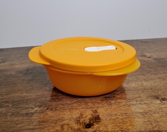 Tupperware Crystalwave Microwave Bowl 2.5 Cup Papaya Orange 2645 w/ Vent Lid