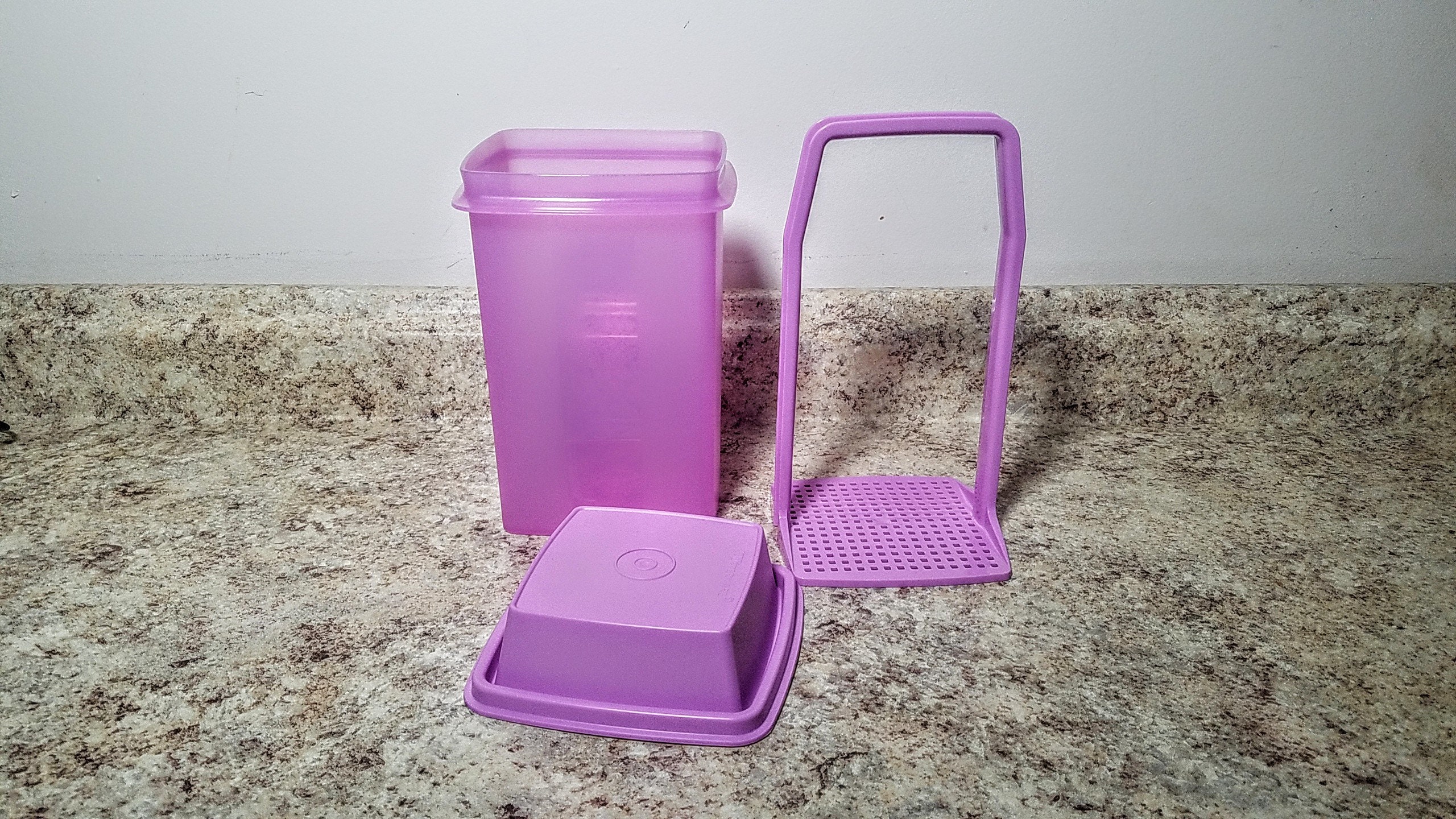 Tupperware Large Square Pick-a-Deli Container in Lavender Purple