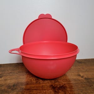 Tupperware 1 Gallon Flamingo Pink Thatsa Mixing Storage Bowl #7438  w/ Lid