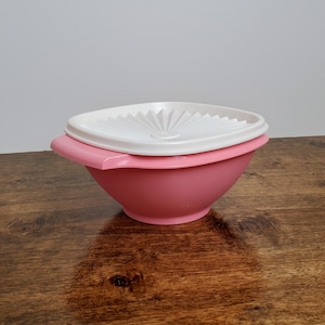 Tupperware Servalier Replacement Bowl with Seal 840 Flamingo Pink Brand New