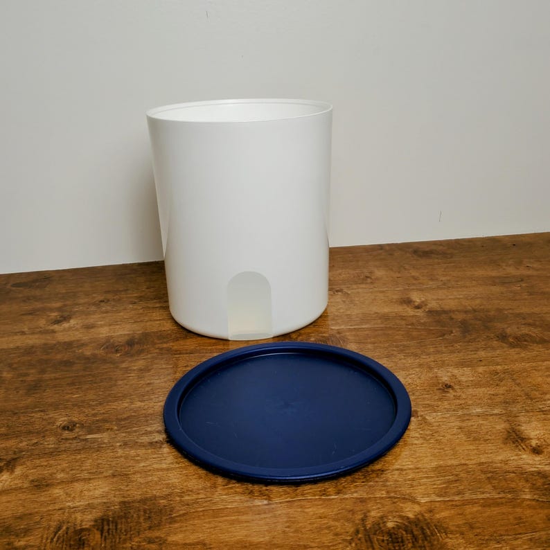 Tupperware One Touch Canister - Thumbnail 3