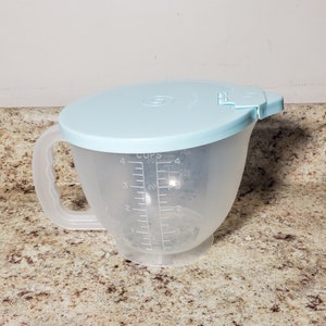 Tupperware Small Mix N Store 4 Cup 1 Quart Measuring Cup Batter Bowl With  Lid