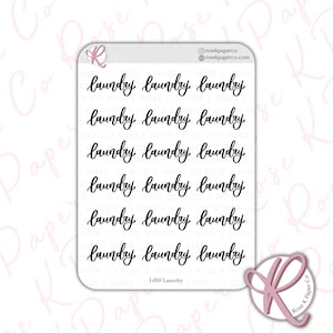 Puede incluir: Una hoja de pegatinas con la palabra "laundry" escrita en cursiva. Las pegatinas son blancas con letras negras y están dispuestas en forma de cuadrícula. La hoja está etiquetada como "L050 Laundry".