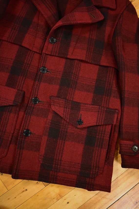 1940s Mackinaw Wool Coat Size Large Caped Plaid V… - image 3