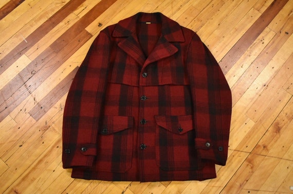 1940s Mackinaw Wool Coat Size Large Caped Plaid V… - image 1