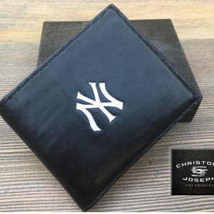 Yankees coach wallet hotsell