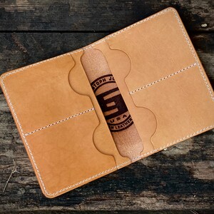 Crosslander Tramonto No. 23 Tarjeta de crédito de tamaño mediano Cartera plegable alta Conceria La Perla Cuero