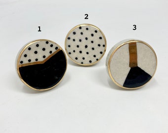 Handbemalte handgemachte Keramikknöpfe in Gold Schwarz & Weiß Schubladenknäufe, Schubladenknäufe, Schrankknöpfe und Knäufe Einzigartige Dekorative