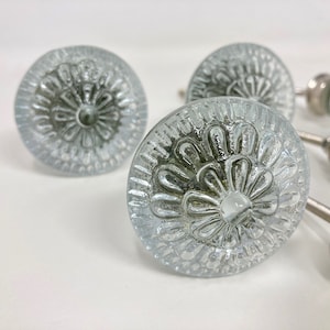 Vintage Victorian Style Clear Flower Round Glass Knob - Home decor drawer pull Bedroom Cabinet