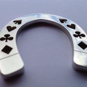 Silver horseshoe lucky suited heavy poker card guard hand protector new Poker Chip image 3