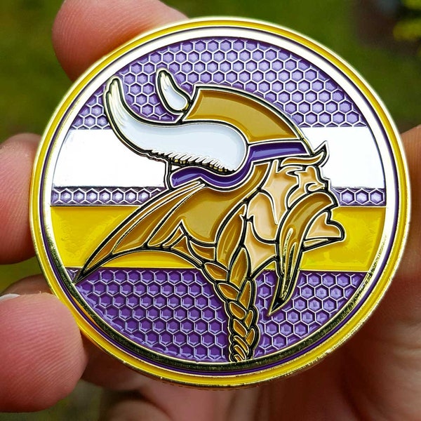 PREMIUM NFL Minnesota Vikings Poker Card Chip Protector Golf Marker Collector Coin