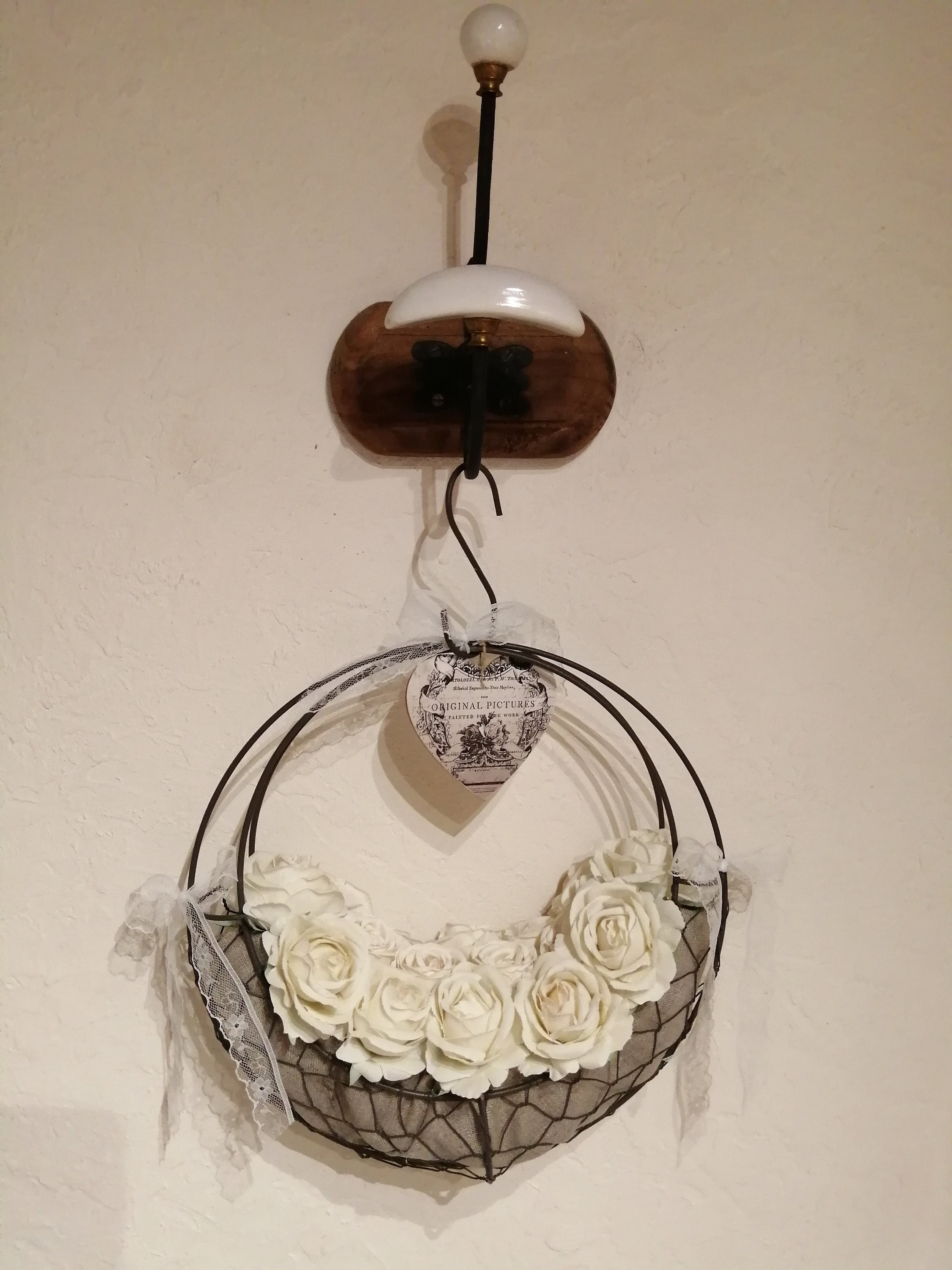 Jardinière Métal Suspendue Roses Blanches