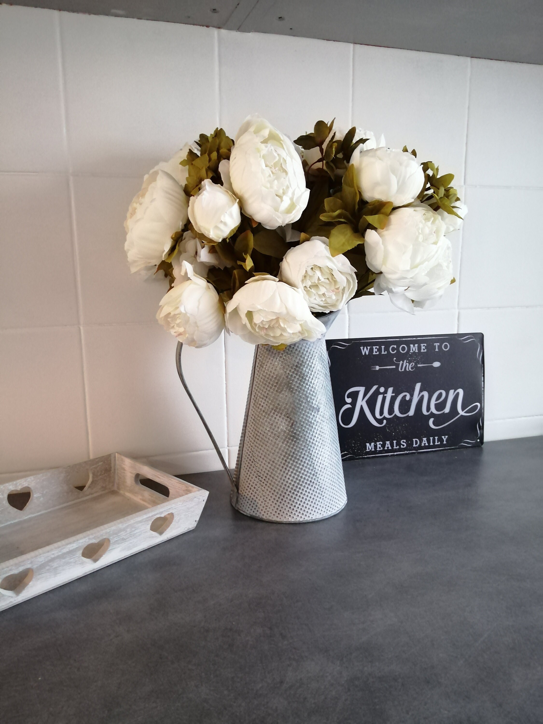 Broc Zinc Aux Pivoines Blanches