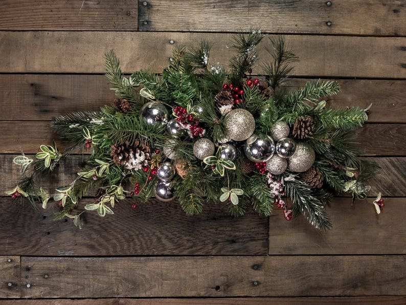 Pine Shown on a 24 Wreath wreath not included Berries /& Silver Ornament Christmas Wreath AccentSwag