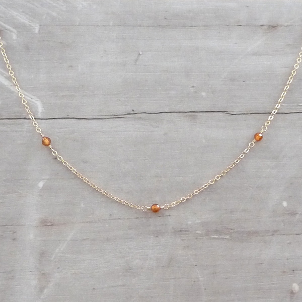 Colar de citrino pequeno, colar com pedra preciosa extra delicada, colar delicado banhado a ouro, colar para usar em camadas, pedra do mês de novembro, presente para ela