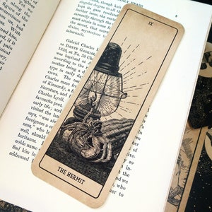Marcador de Tarot El Ermitaño - 52 mm x 148 mm