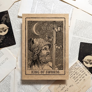 Impresión artística de la carta del Tarot del Rey de Espadas