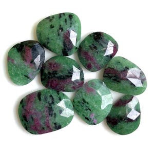 Cabochon à facettes en rubis zoisite naturel, 15 x 21 mm environ formes mélangées 8 pcs comme sur la photo, pierres précieuses en vrac pour la fabrication de bijoux 84621