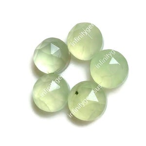 Pietra preziosa sfaccettata di prehnite rotonda da 6 mm, lotto da 6 pezzi con retro piatto, bellissima pietra preziosa di prehnite celebrata, utilizzata per gioielli, regalo di Natale