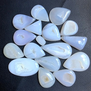 Cabochão de pedra preciosa druzy de janela branca natural Lote por atacado, druzy de janela branca para fabricação de joias, artesanato e fornecimento.