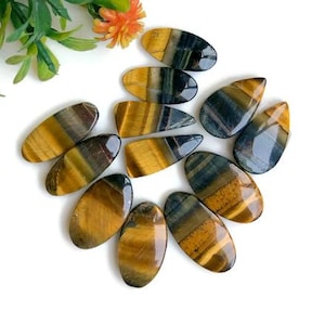 Paire de boucles d'oreilles jaunes en oeil de tigre cabochon, 16 x 20 mm environ, forme identique à la photo, oeil de bonne qualité, pierres précieuses non fixées 84584