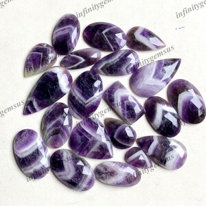 Cabochão de pedra preciosa facetada de ametista Chevron, lote de atacado em forma e tamanho misturados para fazer joias pingentes embrulhados em arame.