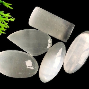 Cabochon en sélénite blanche, 26 x 28 mm environ, différentes formes et tailles, beau cabochon en sélénite, pendentif emballé dans du fil, bijoux faits main 83662