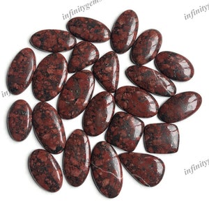 Natuurlijke rode Jasper Edelsteen Cabochon Groothandel Lot By Weight met verschillende vormen en maten gebruikt voor sieraden maken en ambachtelijke levering.