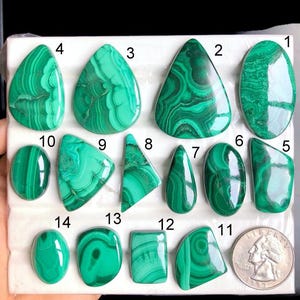 Cabochon di malachite selezionata, pietra semipreziosa naturale per la creazione di gioielli, stile sud-ovest e design artigianali. LOTTO-A80